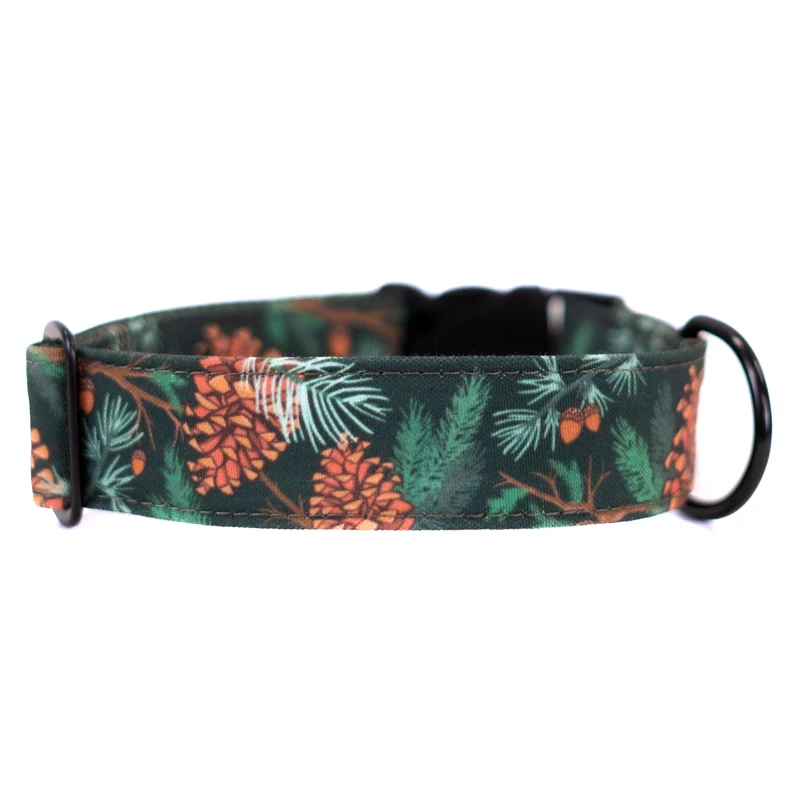 Forest Green Pinecone Collar