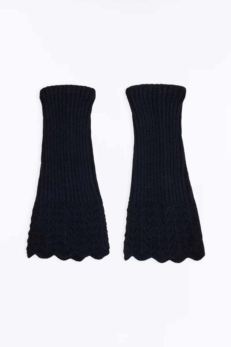 Feminine Flair Legwarmer - Black