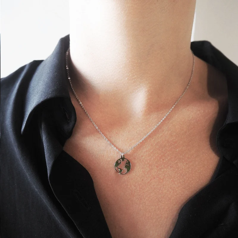 Collar Wanderlust Globe de Plata 925