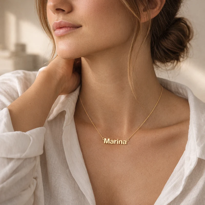 Collar Minimal Forzatina de Oro 18K con Nombre Grabado