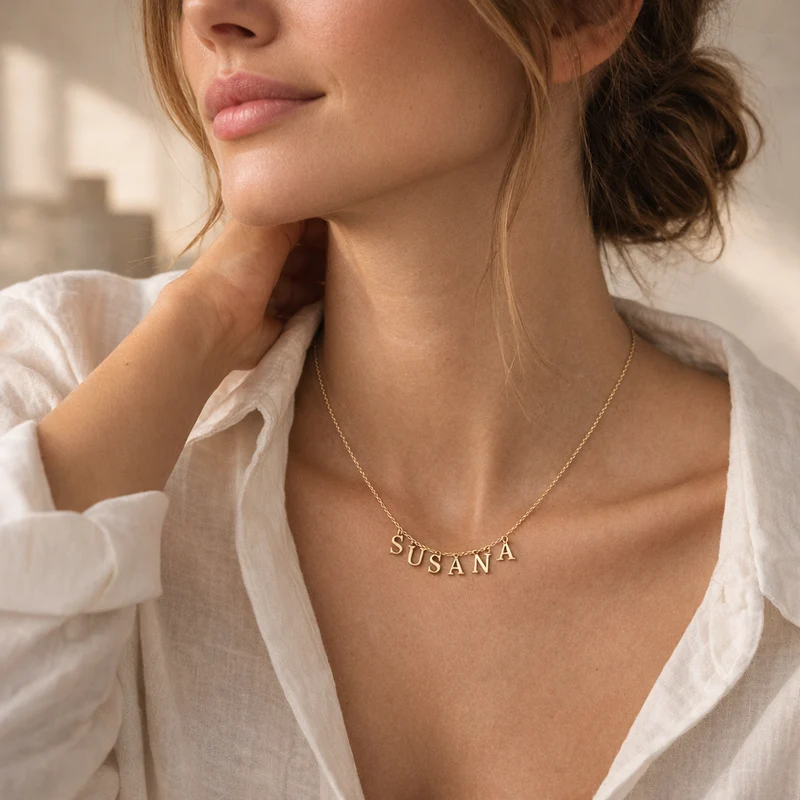 Collar de Oro 18K con Nombre Grabado