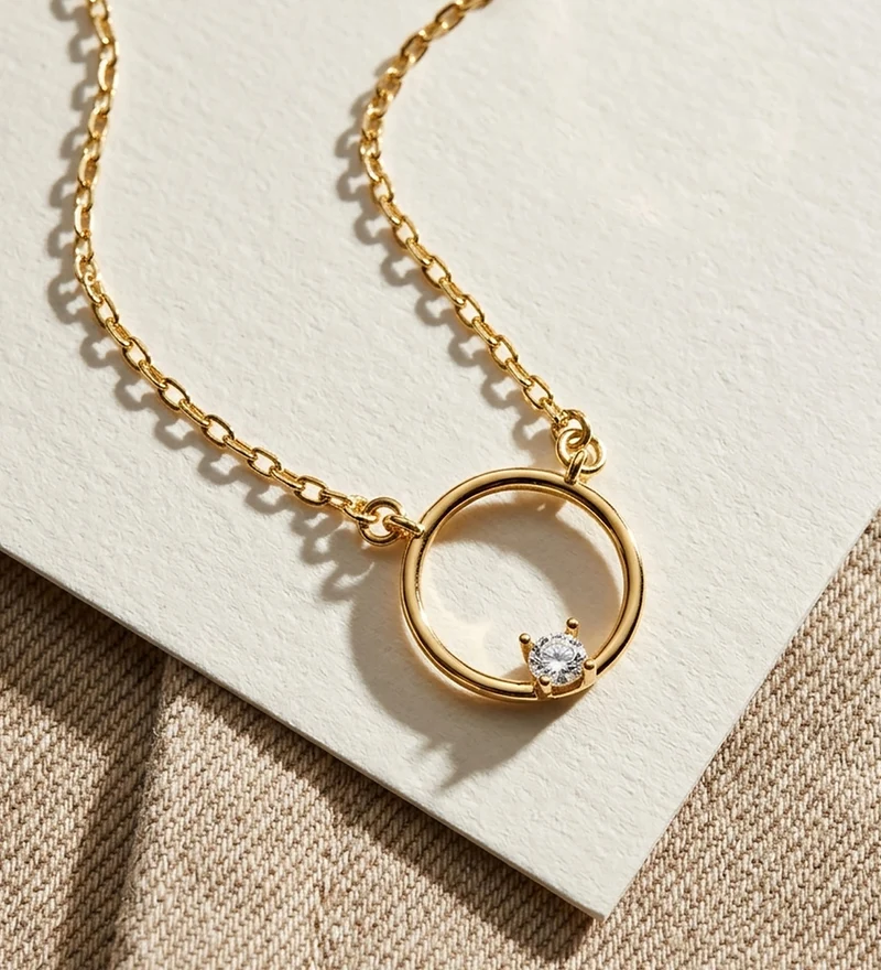 Collier motif rond oxyde de zirconium – Or jaune 18 carats | Azuline