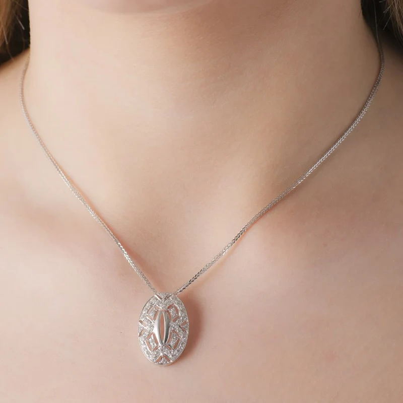 Collier ovale en or blanc 18 carats et oxyde de zirconium – Azuline