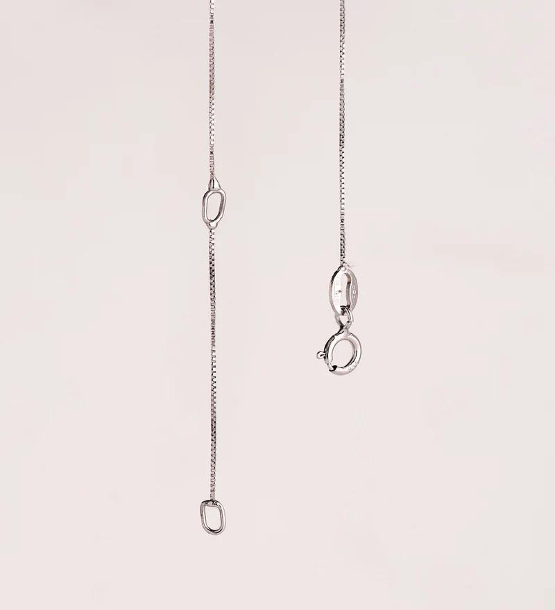 Pendentif ovale émeraude recristallisée – Or blanc 18 carats | Azuline