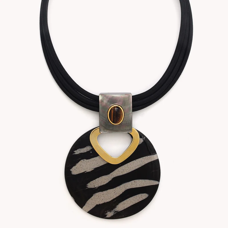 Collier Nature Bijoux Zebra Plastron Pendentif Rond