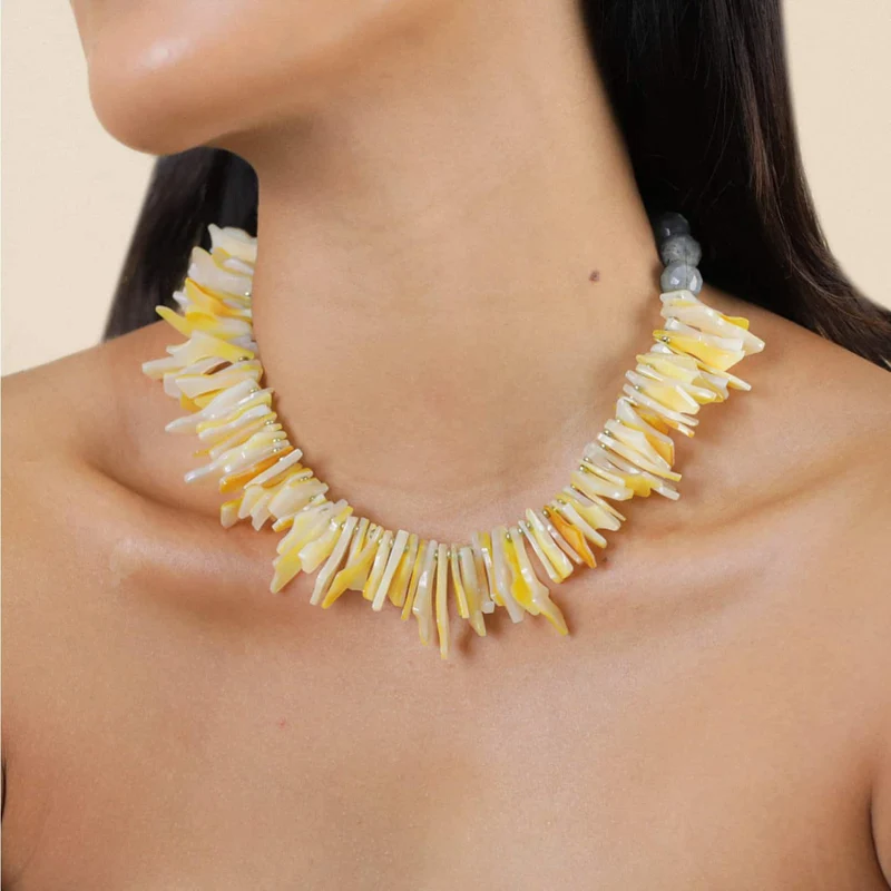 Collier Nature Bijoux Eclipse Plastron Nacre Dorée & Labradorite