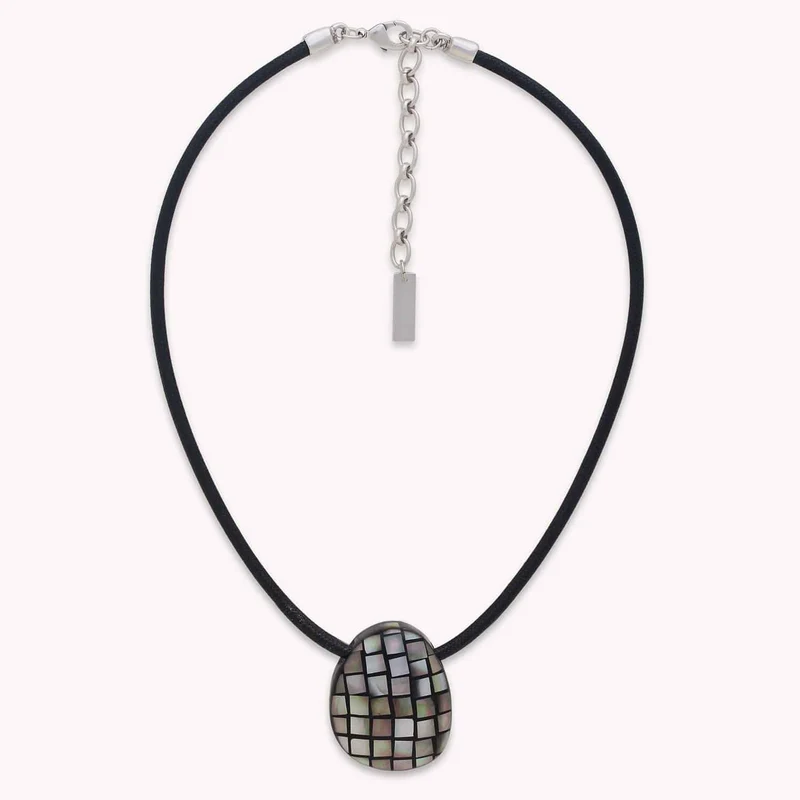 Collier Nature Bijoux Rivoli Pendentif Galet Nacre Noire