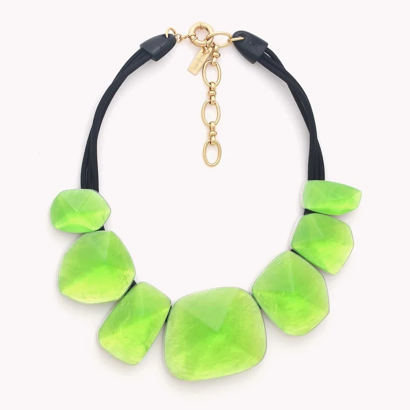 Collier Nature Bijoux Combava Plastron 7 Éléments Vert Agrume en Capiz