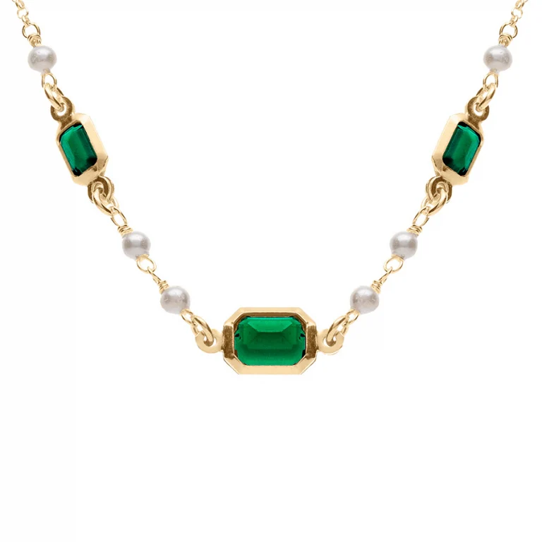 Collier rectangulaire serti d’oxydes verts rectangulaires et perles blanches imitation – Argent 925 doré | Azuline