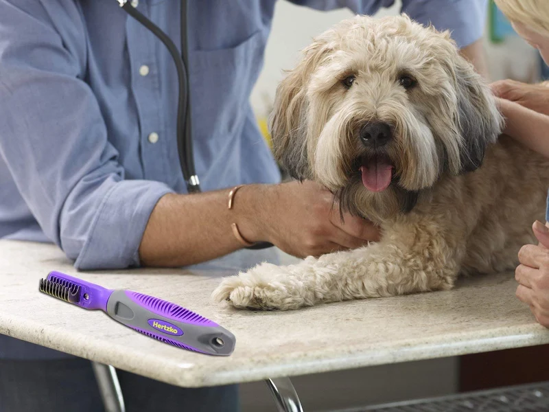 Removedor de marañas, por Hertzko. Apto para perros y gatos. Herramienta ideal para remover enredos, marañas, nudos o cabello muerto.