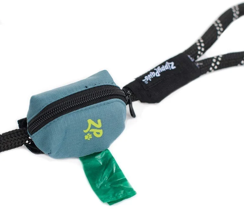 ZippyPaws Accesorio con bolsas para los desechos de tu perro, se ubica en la correa