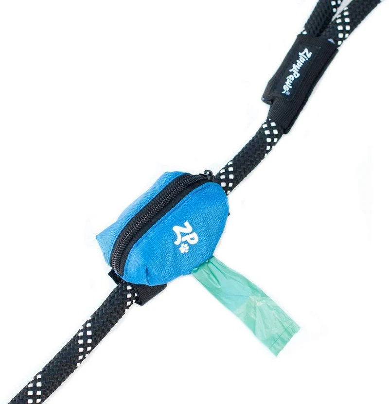 ZippyPaws Accesorio con bolsas para los desechos de tu perro, se ubica en la correa