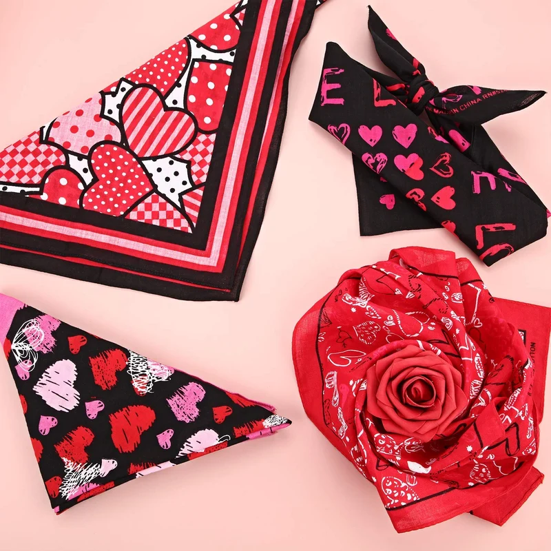 SATINIOR - 4 pañuelos de algodón para perros y gatos, diseño de corazón, lavable en triángulo