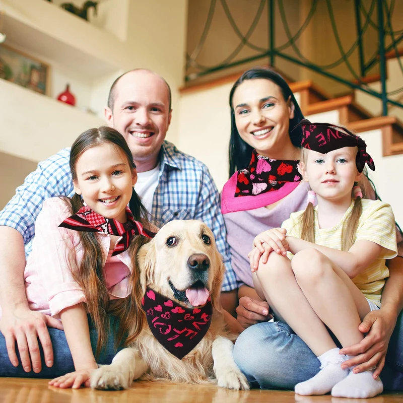 SATINIOR - 4 pañuelos de algodón para perros y gatos, diseño de corazón, lavable en triángulo