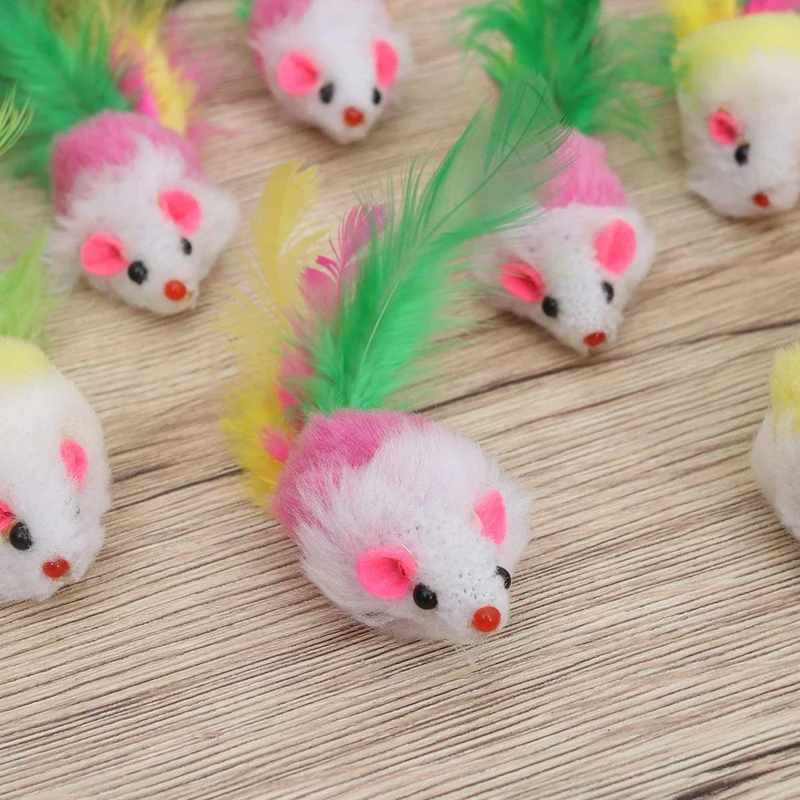 ueetek 10 pcs Pet peludos juguetes ratones Cat Toy Mouse Cat Catcher con colas de pluma (Color al azar)