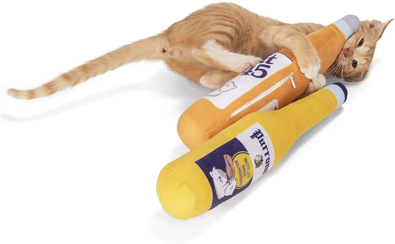 Botella de cerveza de felpa rellenable orgánica Silvervine Catnip de 40 onzas, paquete de 2 para gatos y gatitos por Twin Critters, sin ingredientes artificiales, más poderoso que el Catnip, gran regalo para los amantes de la cerveza