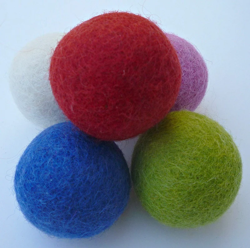 Earthtone Solutions pelotas de fieltro de lana para gatos y gatitos, divertidas, adorables, coloridas, suaves, silenciosas, de fieltro, hechas a mano, naturales, perfectas para amantes de los gatos, suministros de manualidades