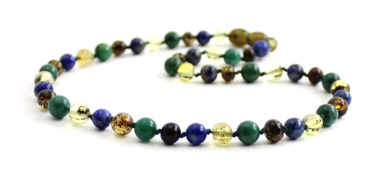 Collar de ámbar verde pulido, lapislázuli y jade