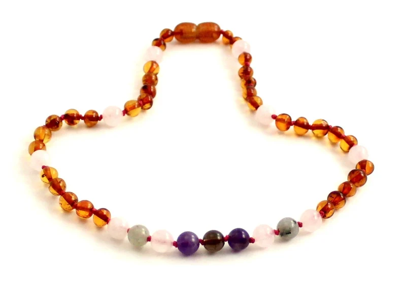 Collar de ámbar coñac pulido y cuarzo rosa con gemas