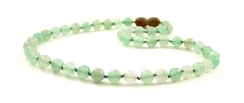 Collar anudado verde con piedras preciosas de aventurina