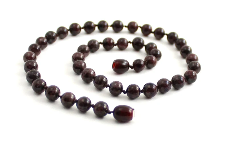 Collar Borgoña Anudado con Piedras Preciosas Granate