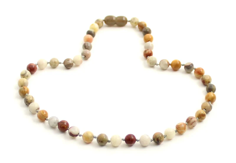 Collar multicolor anudado con piedras preciosas de ágata loca