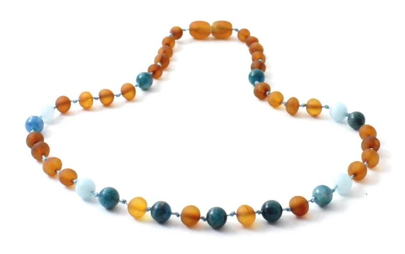 Collar de ámbar coñac crudo, apatito y aguamarina