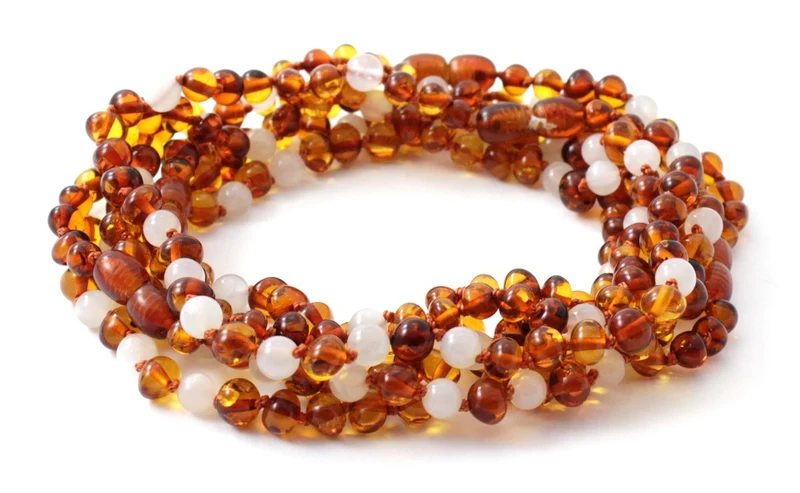 10 piezas de ámbar coñac y piedra lunar Collares al por mayor