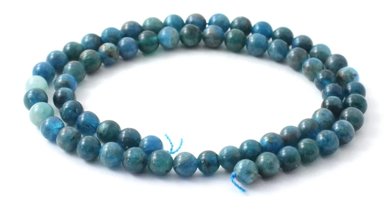 Hebras de cuentas de piedras preciosas azules de apatita