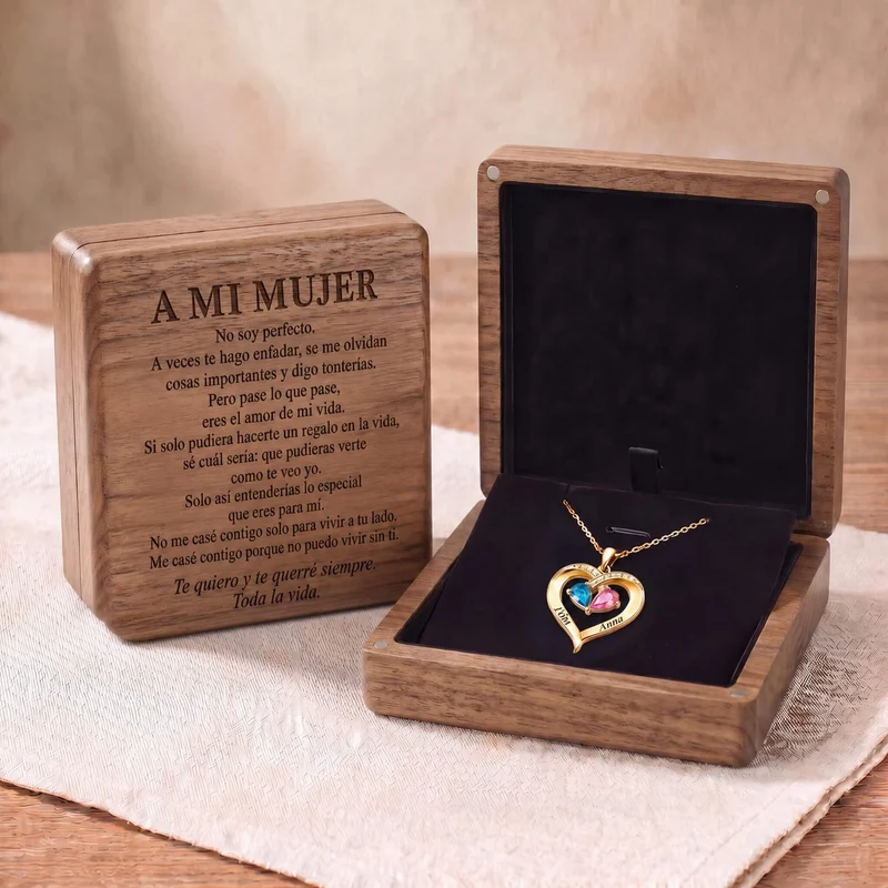 Collar con la dedicatoria «A mi esposa»