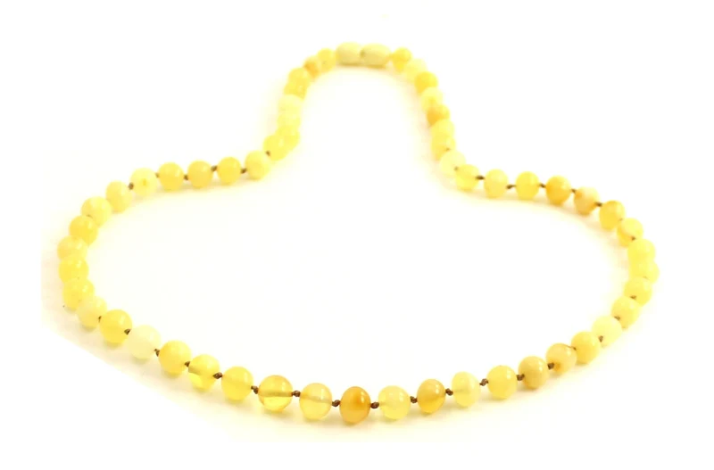 Collar adulto lechoso pulido ámbar natural