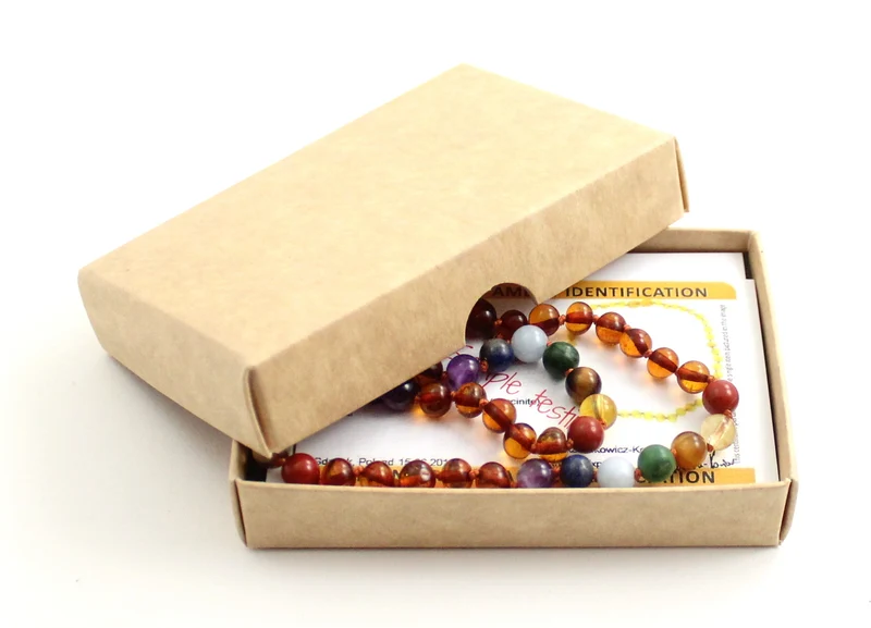 Collares de piedras preciosas de ámbar y chakra