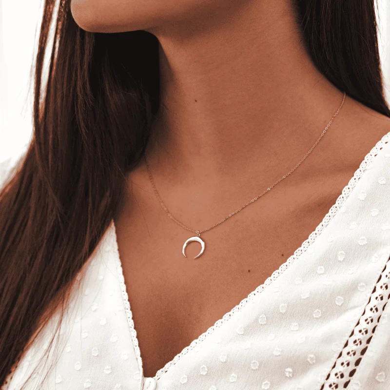 Collar Moon