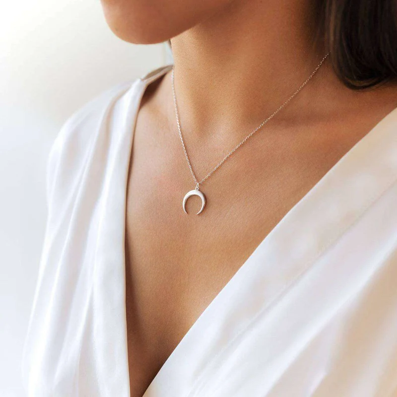 Collar Moon