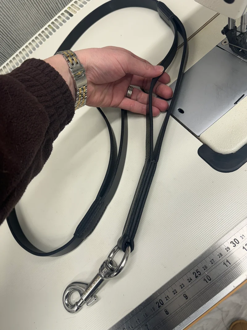 Leather 1.5m hand stitched black riot lead with our new stainless steel snap hooks