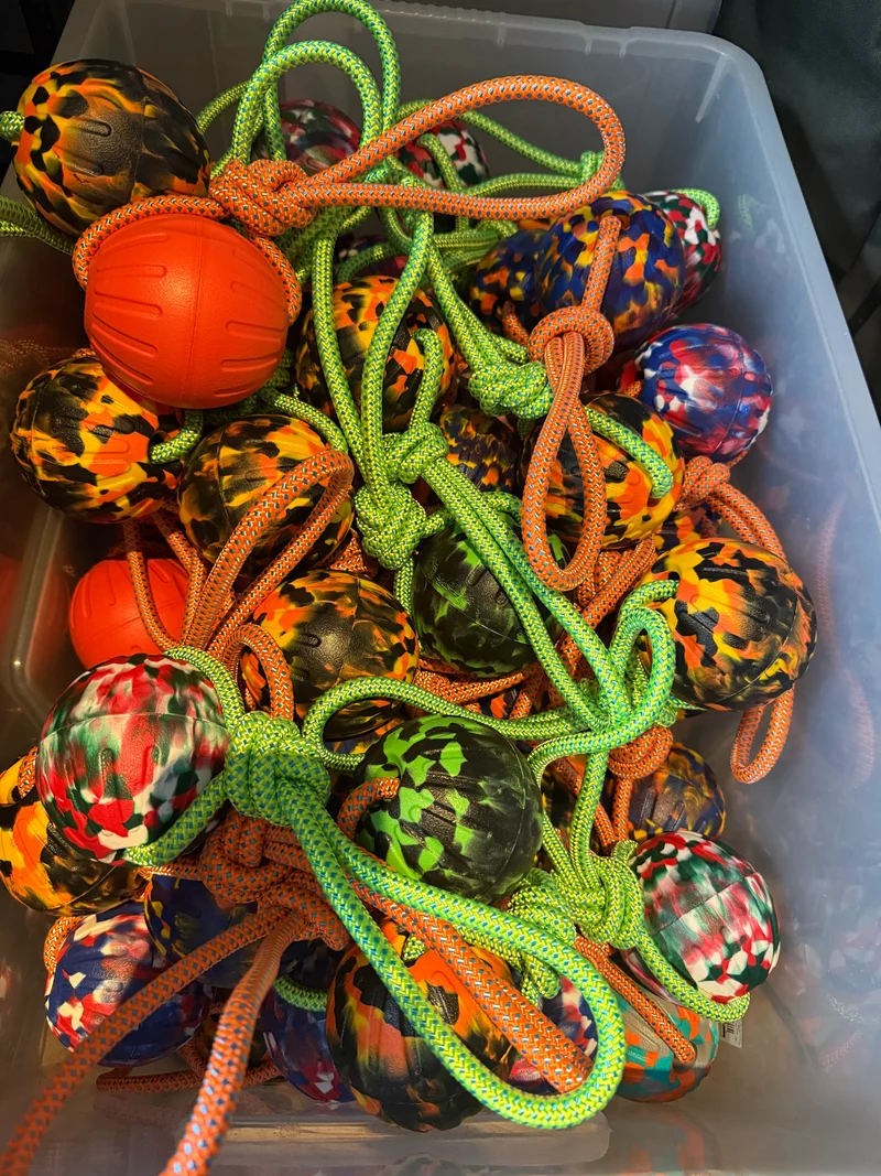 WEEK SPECIAL 4 large/medium balls