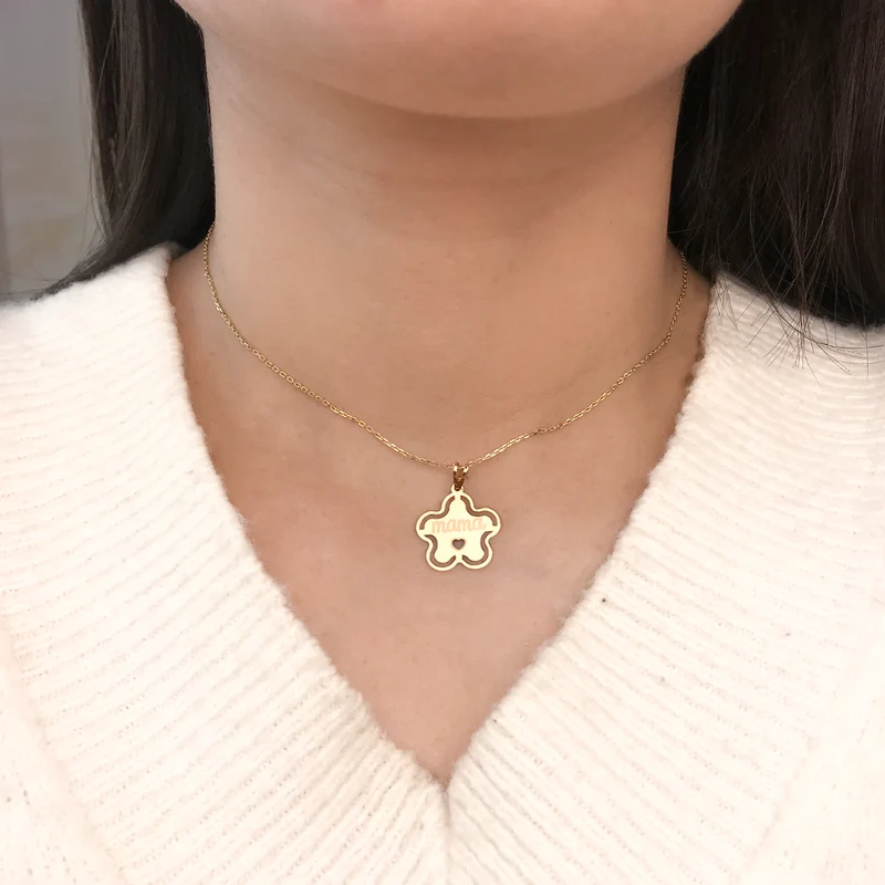 Collar Estrella Mamá de Oro 18K con Corazón