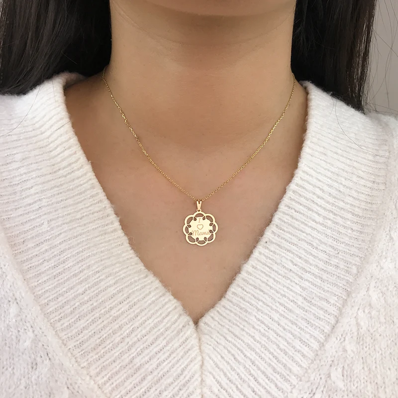 Collar Medallón Mamá de Oro 18K