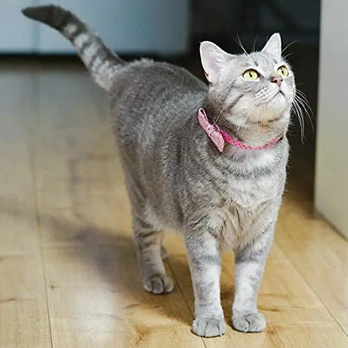 Azuza - Collares para gato pequeño con campanas extraíbles, 2 unidades de collares de piel sintética con pajarita y bandana