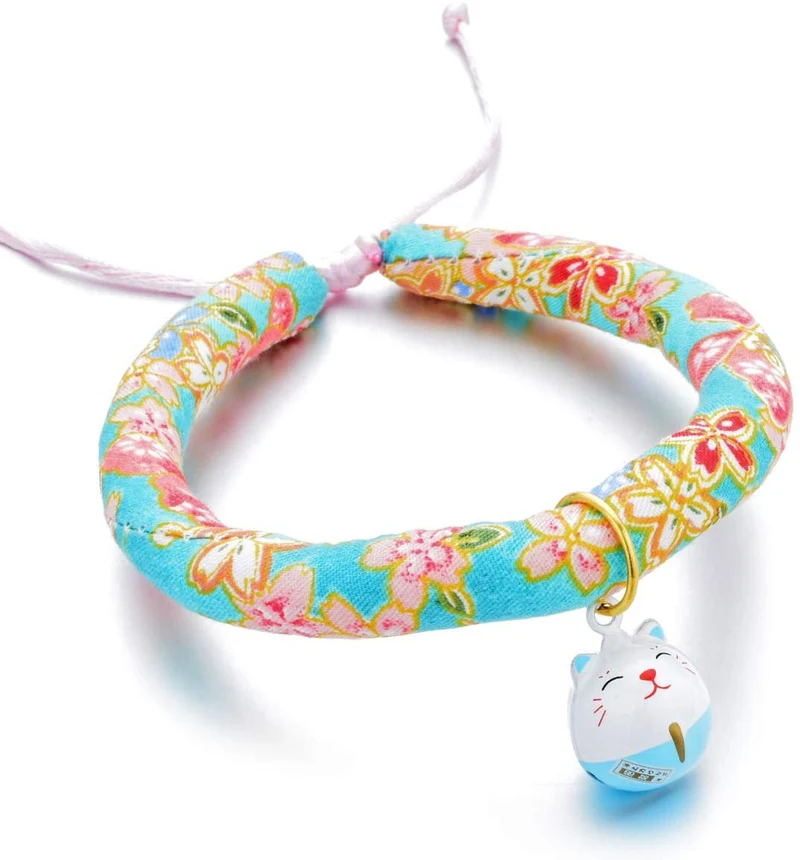 Accesyes - Collar de gato con estampado japonés Chirimen con corbata para gato, cachorro, mascota, ajustable, talla única, azul (Cute Blue)