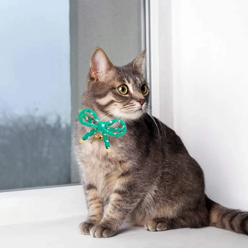 Esceneral - Collar para gato, diseño de lazo, ajustable, con hueso y campana para gatos, gatitos, cachorros