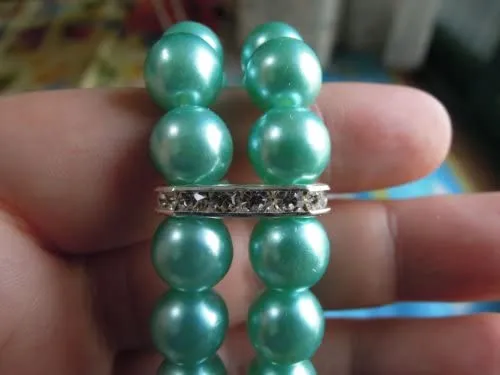 PetFavorites - Collar de 2 filas para mascotas con diseño de gato con brillantes y perlas de diamantes de imitación.