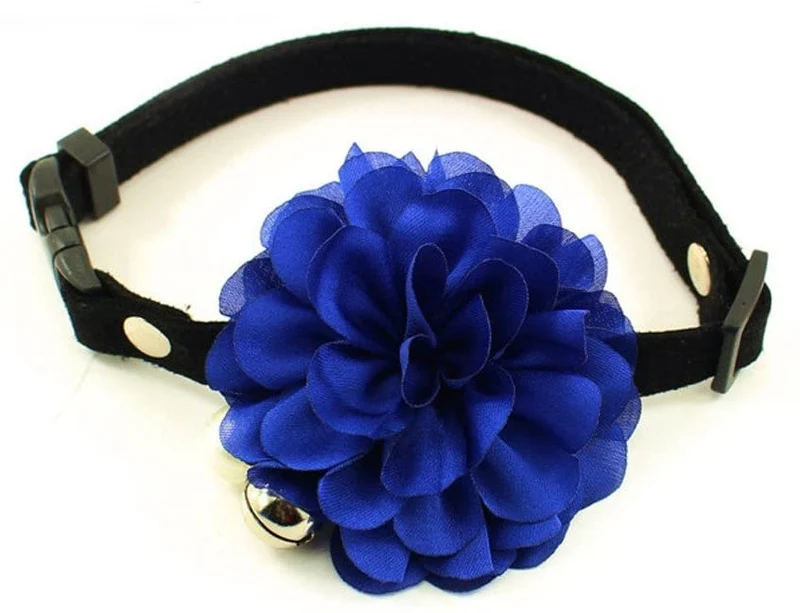 PetFavorites - Collar de corbata para mascotas, gato con colgante de campana, para mascotas, gatos