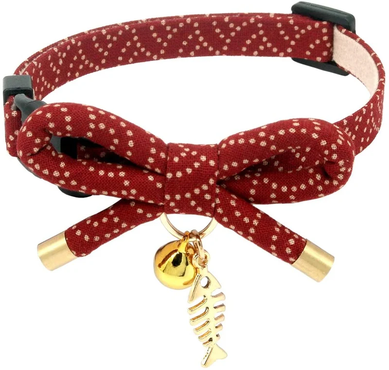 PetSoKoo - Collar para gato con campana Elegante lazo con colgante de hueso de pez. Rotura de seguridad, peso ligero, suave, duradero.