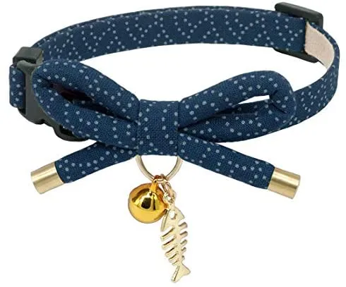 PetSoKoo - Collar para gato con campana Elegante lazo con colgante de hueso de pez. Rotura de seguridad, peso ligero, suave, duradero.