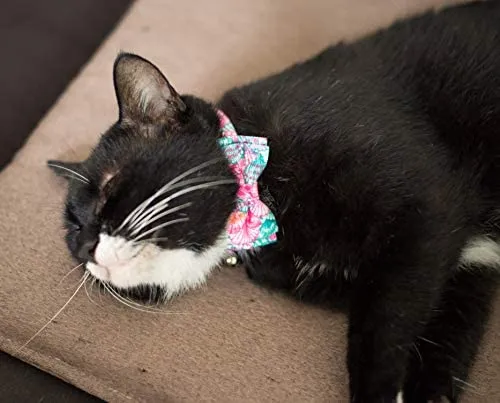 Gyapet Collar para gatos y mascotas Romper con timbre Bowtie Floral lazo desmontable ajustable de seguridad cachorro