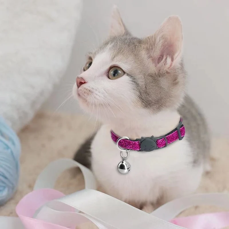 Beirui - Juego de 5 collares de navidad para perros y gatos, ajustables con campanas, hebilla de liberación rápida, collar de gato con purpurina, cuello pequeño para 7-10.5 in