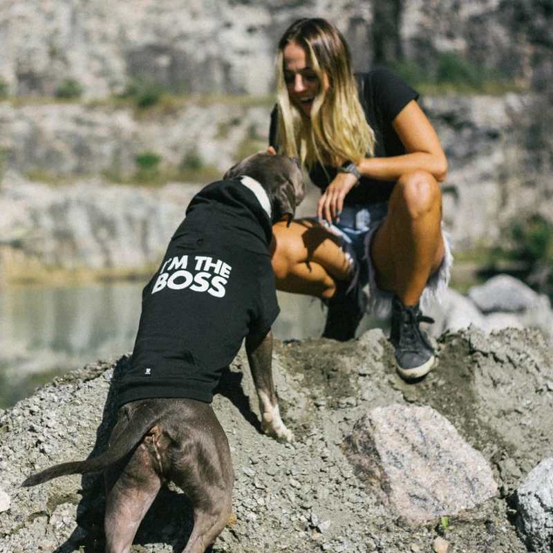 SUDADERA CON CAPUCHA PERROS NEGRA JEFE ZEEDOG