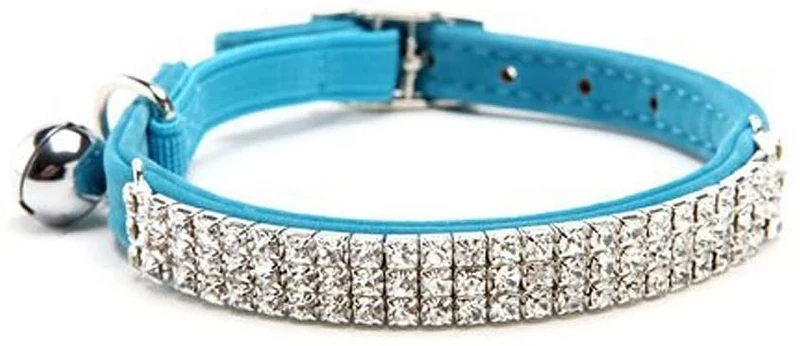 Collar ajustable seguro para gatos CHUKCHI de terciopelo suave Adorno ostentoso de diamante con campanas de 11 pulgadas para perros pequeños y gatos