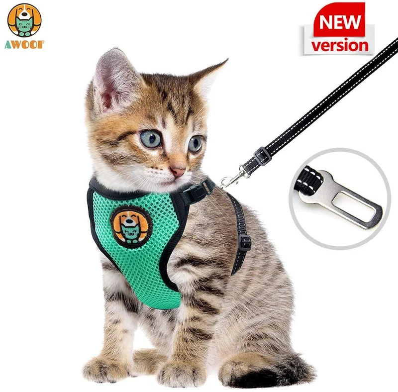AWOOF Arnés y correa a prueba de escape, ajustable para gatos, cachorros y gatos, chaqueta para caminar con correa de metal, suave y transpirable para mascotas